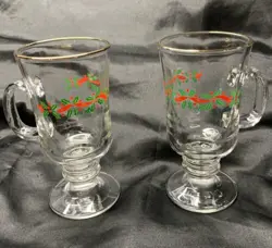 VINTAGE HOLLY BERRY CHRISTMAS GLASS IRISH COFFEE CUP/MUG 8 OZ GOLD RIM SET OF 2