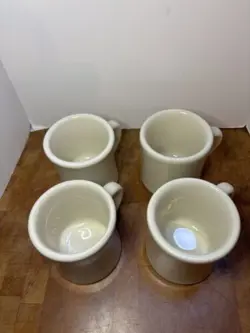 MUGS IN WHITE