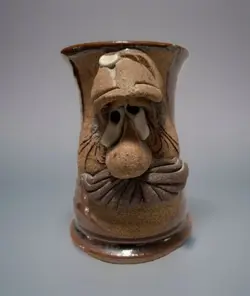 VTG 80'S MAHON SIGNED 3D SCULPTED MAN FACE W/MUSTACHE & GOLF HAT STONEWARE MUG