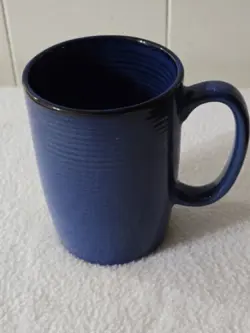 THOMAS O'BRIEN: VINTAGE MODERN BLUE MUG, 4 7/8