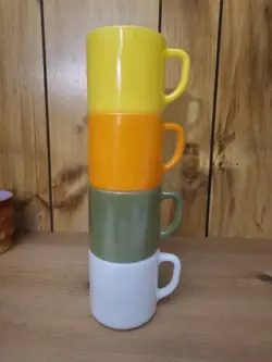 STACKABLE COFFEE CUPS/