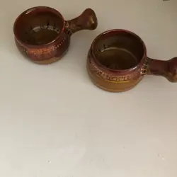 POTTERY VINTAGE HANDLED