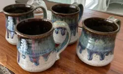 SET OF STONEWARE/ART