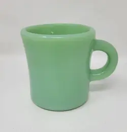 VINTAGE FIRE KING GLASS GREEN JADEITE MUG C HANDLE RESTAURANT WARE THICK 15.7 OZ