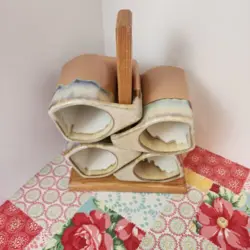 OF MUGS W/STAND