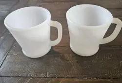2 VINTAGE FIRE KING ANCHOR HOCKING WHITE MILK GLASS D HANDLE COFFEE CUPS MUGS