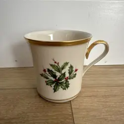 SET OF 4 - VINTAGE LENOX HOLIDAY HOLLY BERRY GOLD TRIM COFFEE TEA CUPS