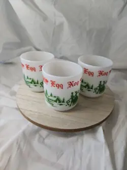 3 MUG HAZEL ATLAS CHRISTMAS VILLAGE RED GREEN MILK WHITE GLASS EGG NOG VINTAGE