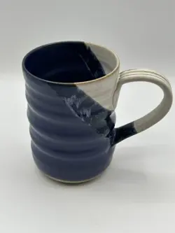 VTG HAND THROWN GLAZED STUDIO ART POTTERY COFFEE MUG - LARGE