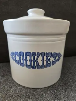 YORKTOWNE STONEWARE COOKIE