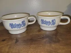 YORKTOWNE BLUE CUPS