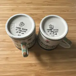 VINTAGE MUGS.