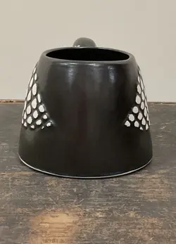 POTTERY MUG VASE