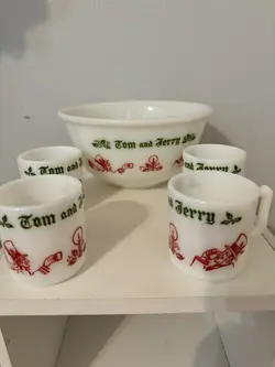 VINTAGE HAZEL ATLAS TOM & JERRY MILK GLASS PUNCH BOWL & 4 CUP SET