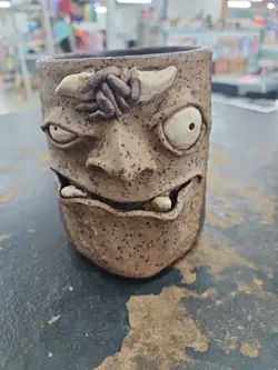 STONEWARE POTTERY FOLK