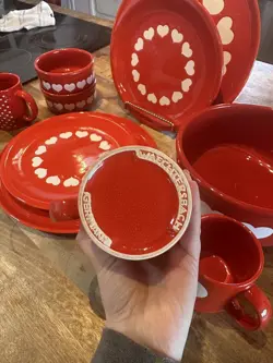 RED WHITE HEARTS