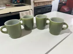 SET OF 4 VINTAGE GREEN  FIRE KING ANCHOR HOCKING MUG STACKING COFFEE CUPS