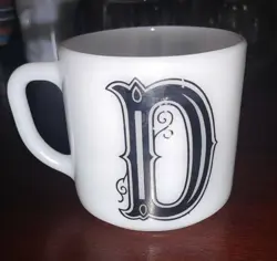 VINTAGE FEDERAL MILK GLASS D HANDLE COFFEE MUG INITIAL LETTER D TWO SIDED