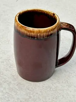 PIONEER USA POTTERY BEER STEIN COFFEE MUG 1960S BROWN DRIP GLAZE VINTAGE