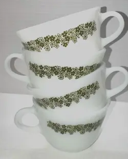 VINTAGE PYREX CRAZY DAISY COFFEE CUPS SET OF 4 GREEN SPRING BLOSSOM MILK GLASS