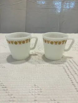 VINTAGE PYREX CORNING COFFEE CUPS MUGS BUTTERFLY GOLD D HANDLE #1410 SET OF 2