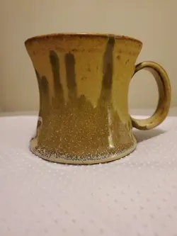STONE POTTERY MUG
