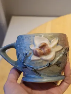 VINTAGE ROSEVILLE POTTERY BLUE MAGNOLIA MUG