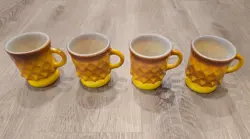 VINTAGE SET OF 4 ANCHOR HOCKING FIRE KING COFFEE MUGS KIMBERLY DIAMOND YELLOW BR