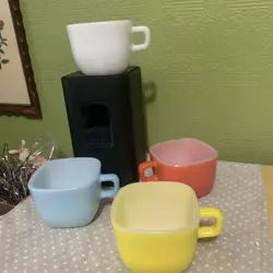 VTG MCKEE GLASS GLASBAKE MILK GLASS LIPTON PASTEL SQUARE 4 MUGS 1950S 