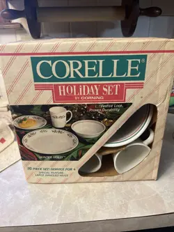 SET DINNERWARE 1985