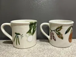 2 VINTAGE HARTSTONE POTTERY 14 OZ COFFEE MUGS FARMERS MARKET & PEAR/ACORNS EUC!