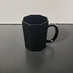 VINTAGE BLACK ARCOROC FRANCE OCTAGONAL 9 OZ CERAMIC MUG