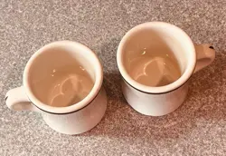 MUGS GREEN STRIPE