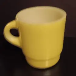 VINTAGE STACKABLE YELLOW