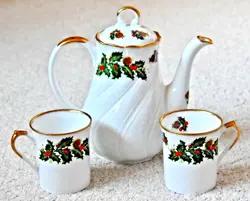 YULETIDE TEAPOT