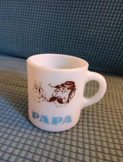 PAPA MILK GLASS