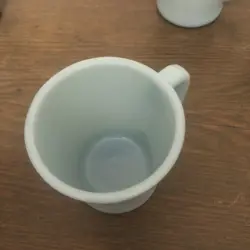 GLASS MUGS W/