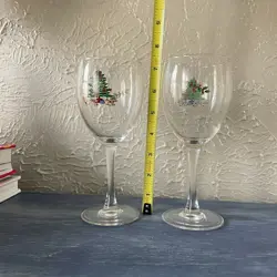 CHRISTMAS TREE HOLIDAY