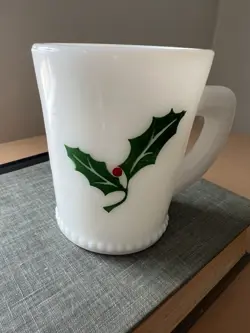 HOLLY BERRY GREEN