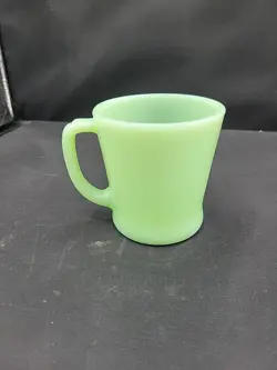 VINTAGE FIRE KING JADEITE D HANDLE COFFEE MUG EUC - ANCHOR HOCKING 
