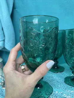FOOTED WINE GOBLET