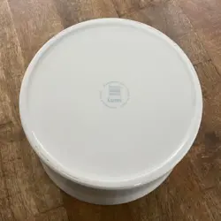 CREAMY WHITE