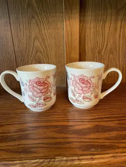 SET OF 2 ROSE CHINTZ PINK JOHNSON BROS. HANDLED MUGS VINTAGE COFFEE OR TEA