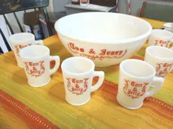 SET WITH CUPS