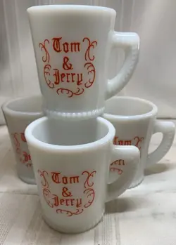 VINTAGE (4) TOM & JERRY MUGS CUPS WHITE MILK GLASS RED LETTERING MCKEE