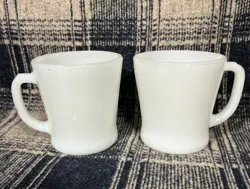 LOT OF 2 VINTAGE ANCHOR HOCKING FIRE KING WHITE MILK GLASS COFFEE MUGS D HANDLE