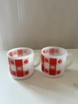 SET OF 2 VINTAGE FEDERAL MILK GLASS COFFEE MUGS~ RED PLAID FLOWERS