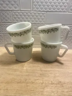 LOT 4 VINTAGE PYREX #1410 CRAZY DAISY MUGS GREEN FLORAL MILK GLASS COFFEE CUPS