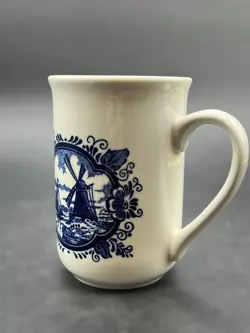 WHITE BLUE COFFEE