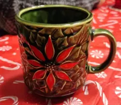 HOLLY COFFEE CUP